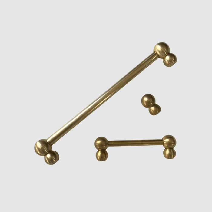 DRAWER PULLS & KNOBS